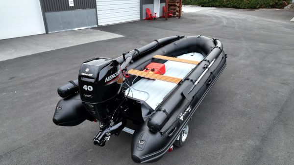 inflatable jet boat with air floor and mercury 40hp jet outboard